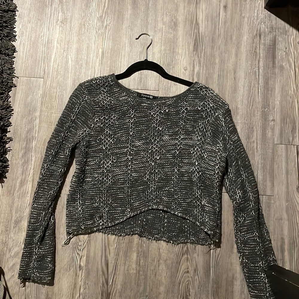 Cropped grey sweater